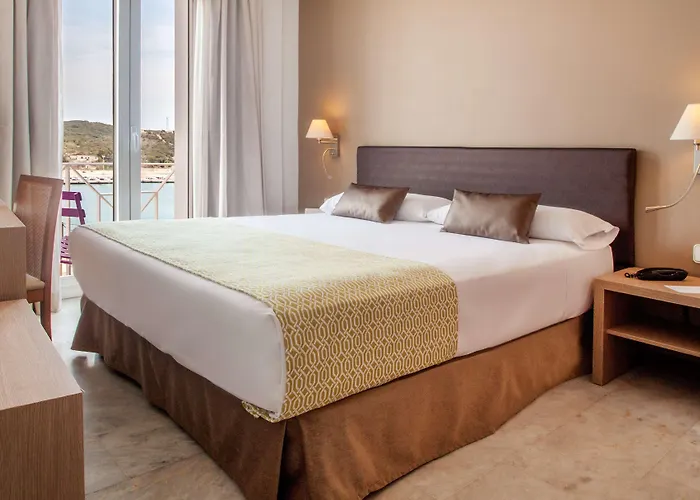 Отель Catalonia Mirador Des 4*