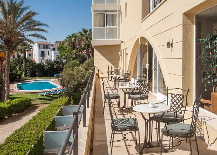 Отель Catalonia Mirador Des Маон