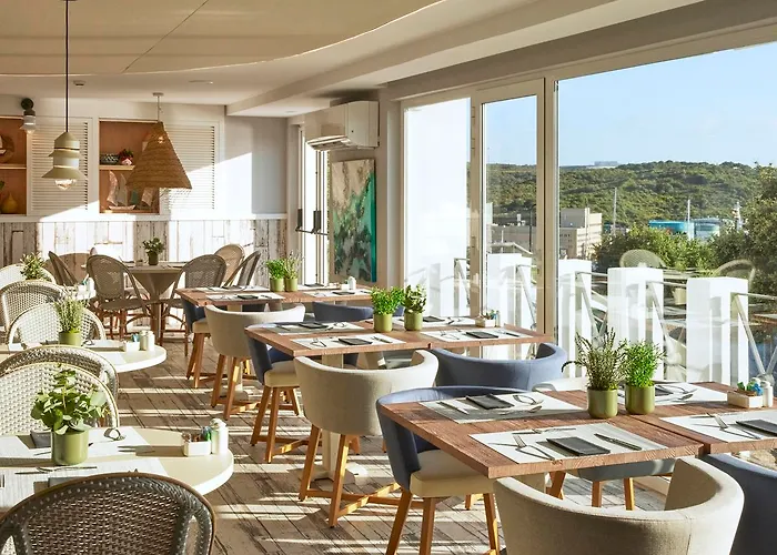 Отель Catalonia Mirador Des Маон