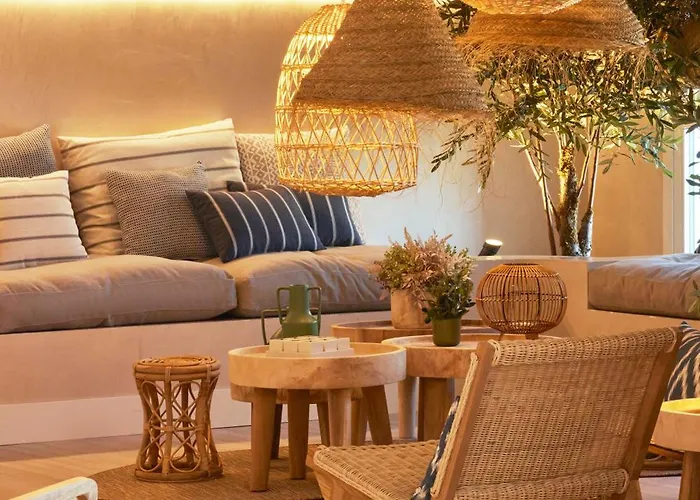 Отель Catalonia Mirador Des