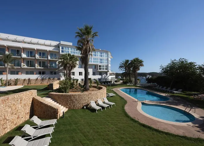 Отель Catalonia Mirador Des Маон